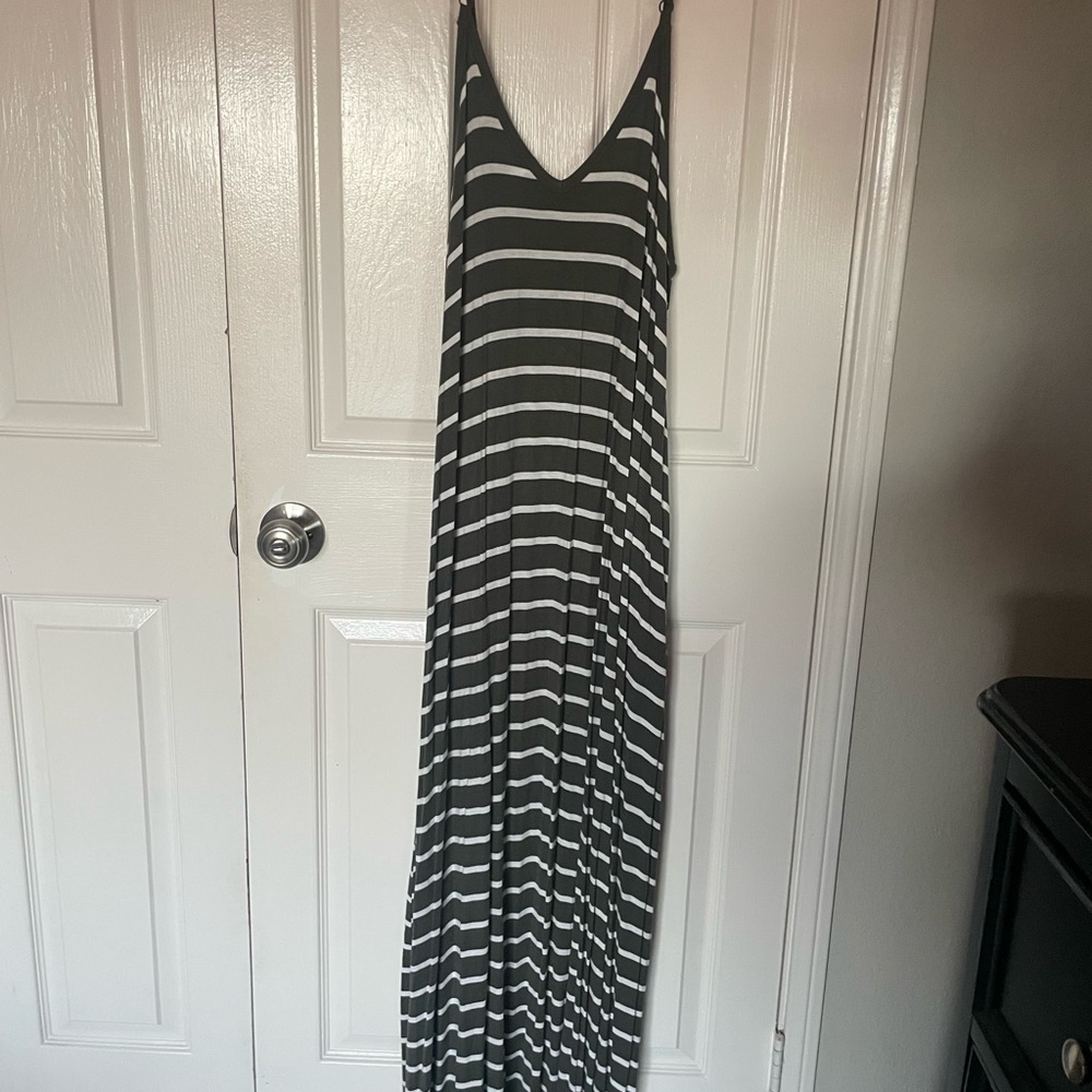 Three Bird Nest Olive Green & White Striped Sleeveless Maxi Dress